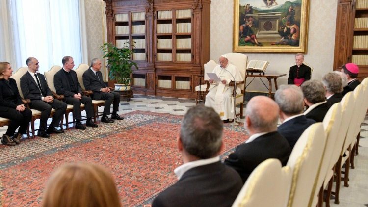 Papa Franjo s članovima Zaklede Blanquerna iz Barcelone