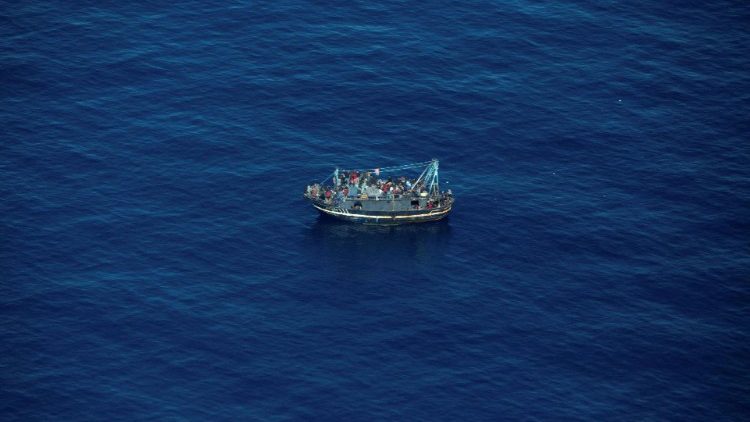 Boat with 400 migrants adrift between Greece and Malta