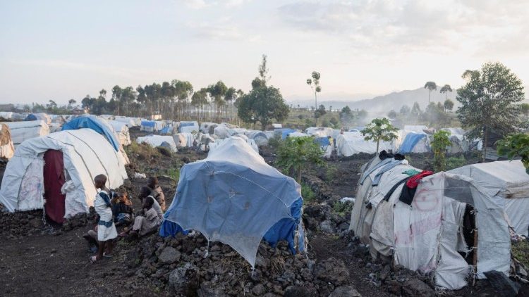 Obóz dla uchodźców wewnętrznych Mugunga w Gomie (Demokratyczna Republika Konga)