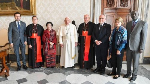 2023.12.18 Pope Francis receives in audience members of the jury for the 2024 edition of the Zayed Prize
