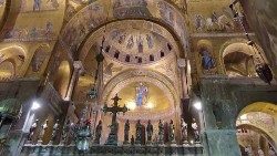 Interiér Baziliky sv. Marka v Benátkach 