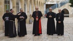 Đức Hồng y Thượng phụ Giêrusalem và các tu sĩ dòng Phanxicô tại Thánh Địa