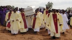 Archivbild: Priestermord in Nigeria vor einem Jahr