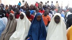 Mädchen als Bräute, Jungen als Kämpfer - so missbraucht Boko Haram in Nigeria Kinder 