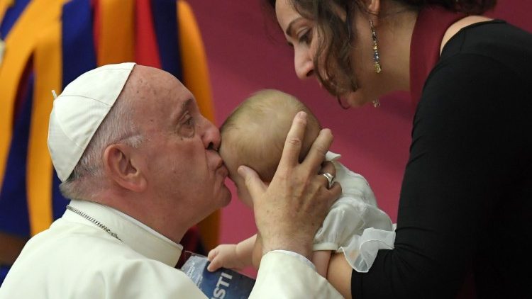 vatican-pope-choirs-audience-1543062150055.jpg