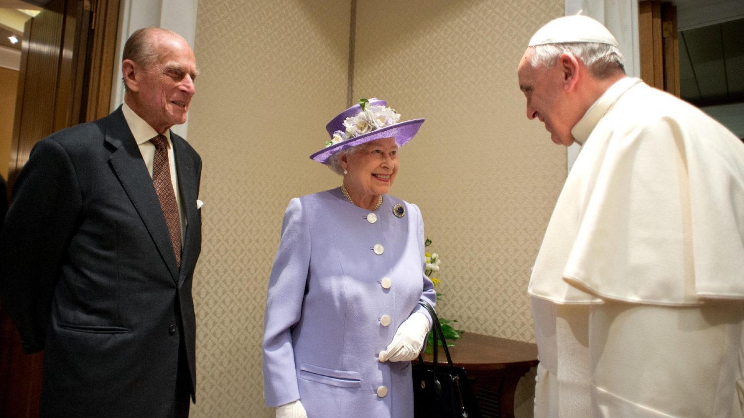 El Papa Francisco expresa su pésame por la muerte de la Reina Isabel II -  Vatican News
