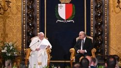 Papst Franziskus und Maltas Präsident George Vella in Valletta, Malta