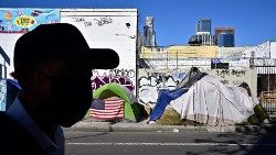 À Los Angeles, plus de 75 000 personnes vivent dans la rue. En Californie, on parle de 171 000 sans-abris.