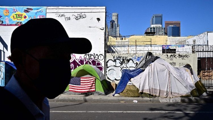 À Los Angeles, plus de 75 000 personnes vivent dans la rue. En Californie, on parle de 171 000 sans-abris.