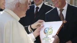 Alemanha: morre o católico e "Kaiser" Franz Beckenbauer