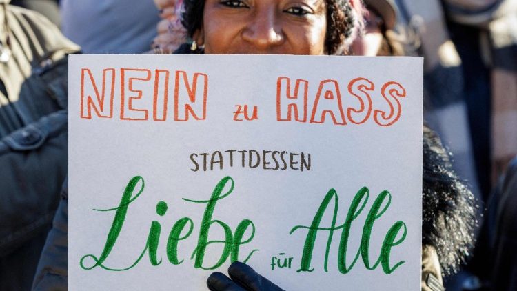 Bei einer Demo gegen Rechtsextremismus in Deutschland