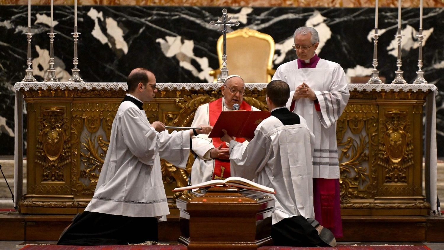 コルデス枢機卿・開発援助促進評議会元議長の葬儀、バチカンで 