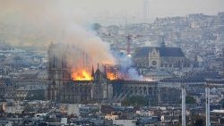 Pożar w katedrze Notre Dame w Paryżu