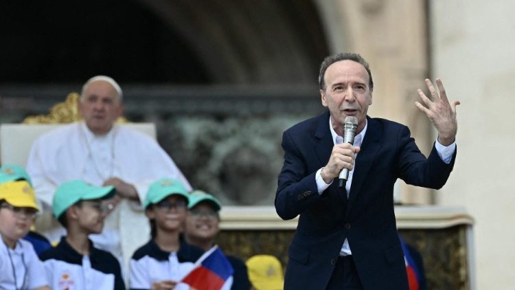 Benigni delivers his monologue in St Peter's Square