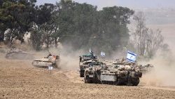 Mezzi militari israeliano nella Striscia di Gaza
