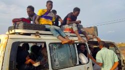 Sudanesische Flüchtlinge aus dem Bundesstaat Jazira kommen in der östlich gelegenen Stadt Gedaref an