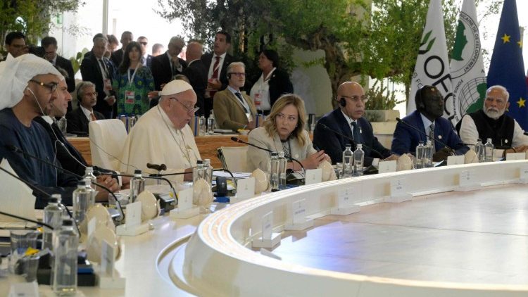 Papa u razgovoru s G7