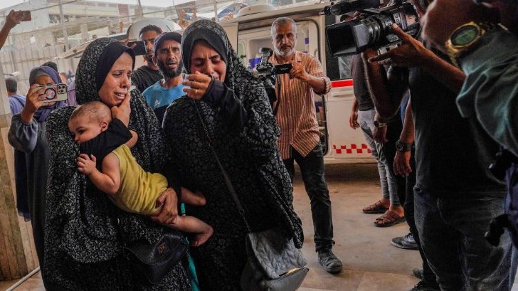 Aux abords de l'hôpital Nasser dans le district de Khan Younès, le 25 juillet 2024. 