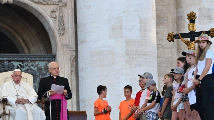 Inicio del encuentro con el Santo Padre