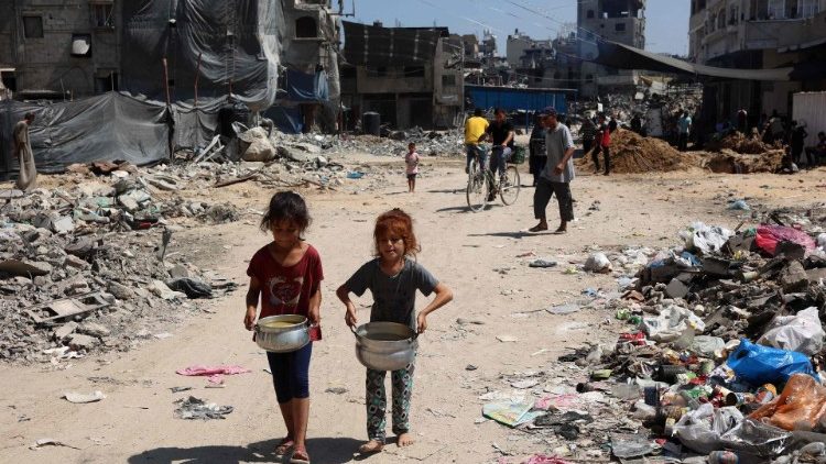 
                    Em Gaza, mais de 50 mil crianças sofrem de desnutrição aguda
                