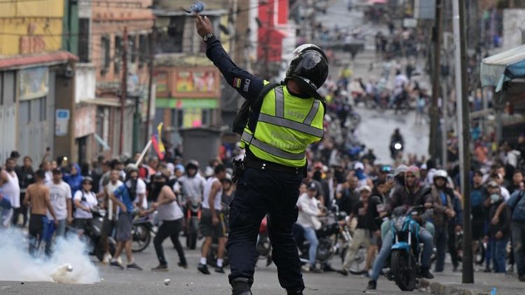 Tränengas-Einsatz gegen Demonstranten in Venezuela