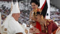 INDONESIA-VATICAN-RELIGION-POPE