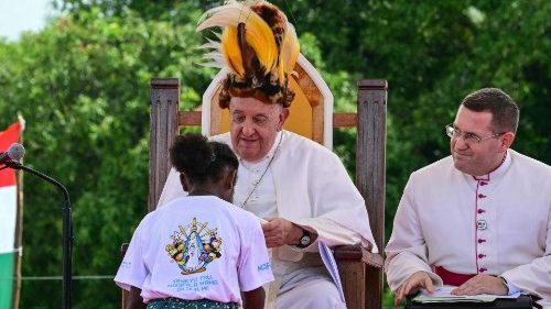 Papa em Vanimo: embelezar esta terra feliz com a vossa presença de Igreja que ama!