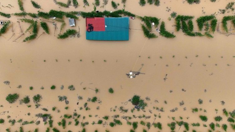 VIETNAM-TYPHOON-FLOOD-WEATHER