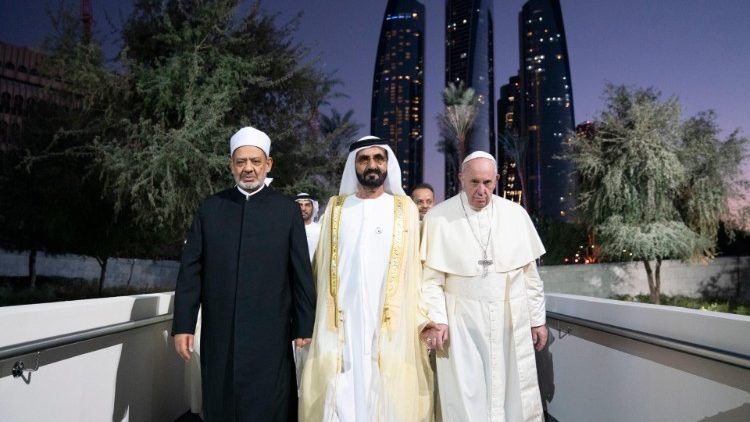 Papst Franziskus mit Islamvertretern im Februar 2019 in Abu Dhabi (Foto: ANSA, bei vaticannews.va)