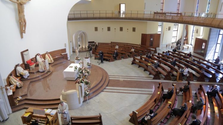 In der Kathedrale von Tirana