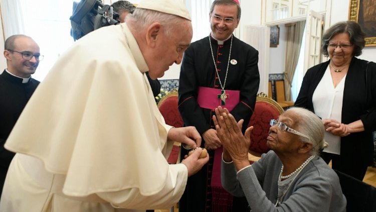 Stretnutie pápeža s Máriou da Conceição Brito Mendonça