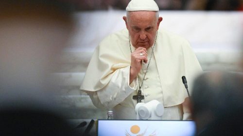 Papa Francisco durante el Sínodo de los Obispos.