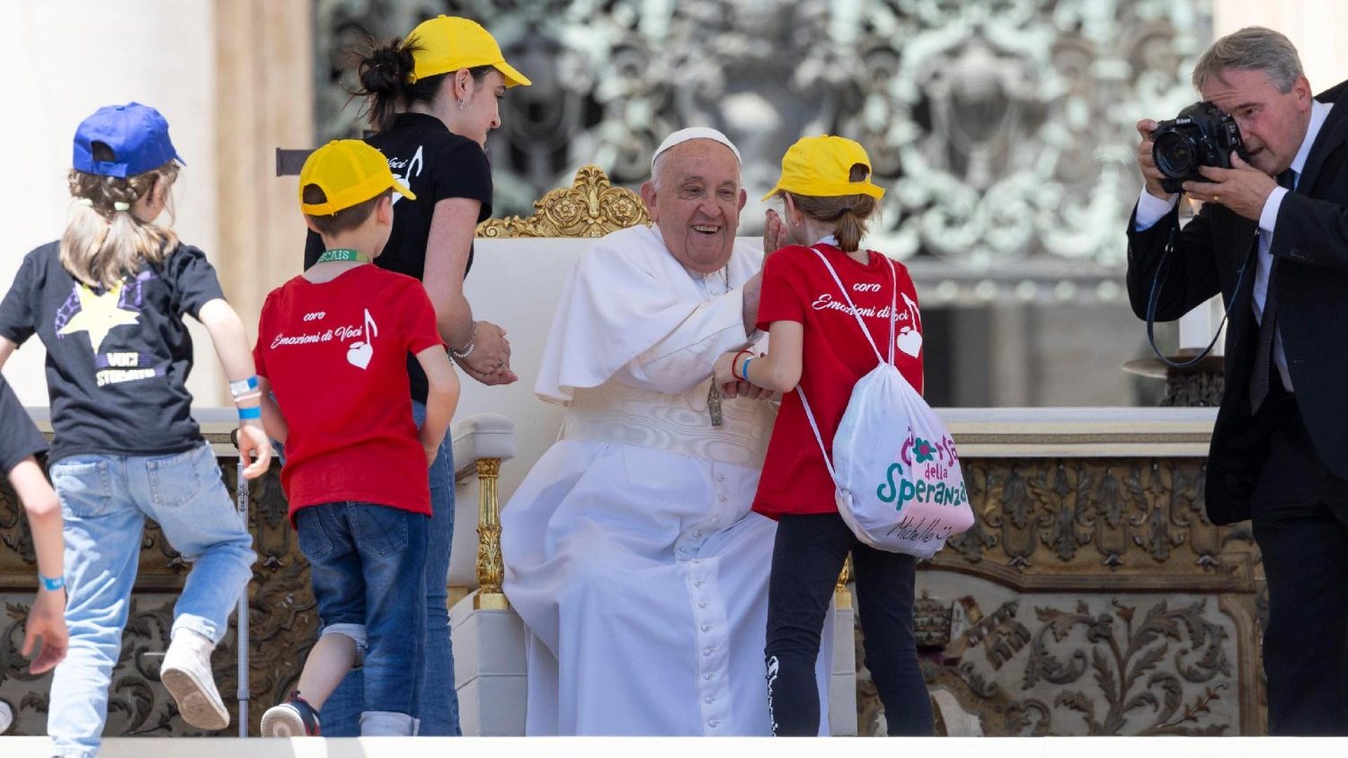 The Pope at Mass with children: “The Holy Spirit is with us in life”