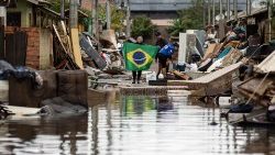 Solidarietà e pulizia nelle città colpite dalle alluvioni nel Rio Grande do Sul all'inizio di maggio