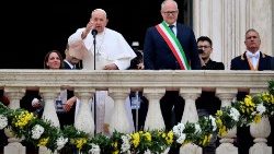 Papa visita Capitólio de Roma
