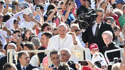  Audience générale: l’Esprit Saint rend la parole de Dieu lumineuse