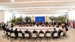 Papa participa da Sessão VI – Inteligência Artificial, Energia, África-Mediterrâneo - com líderes do G7 e Chefes de Estado em Brindisi, Itália, 14 de junho de 2024 ANSA / GIUSEPPE LAMI