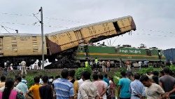 In Ostindien gab es Tote und Verletzte bei einem Zugunglück am Montag