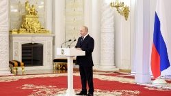 Putin al Cremlino durante l'incontro con gli studenti delle università militari