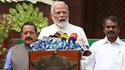 Die pro-hinduistische Bharatiya Janata Party (BJP) von Premierminister Narendra Modi (Mitte), hat ein weitreichendes Anti-Konversionsgesetz in Kraft gesetzt