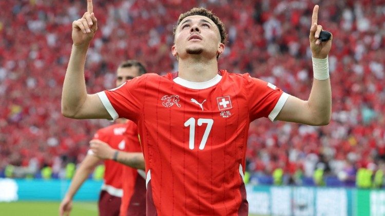 Bei der UEFA EURO 2024 schoss der Schweizer Ruben Vargas das Tor zum 2:0 gegen Italien - und widmete es seinem verstorbenen Vater und Jesus Christus