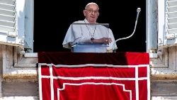 البابا فرنسيس: لتساعدنا العذراء مريم لكي نكون رسلاً مرسلين حقيقيين في الشركة واتِّزان الحياة