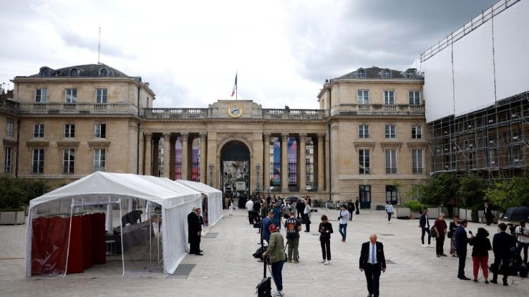 Newly elected members of Parliament arrive at French National Assembly