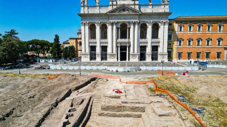 Archeologiniai kasinėjimai prie Laterano bazilikos