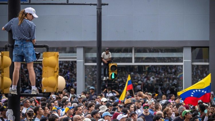 Le manifestazioni di protesta a Caracas contro l'elezione di Maduro