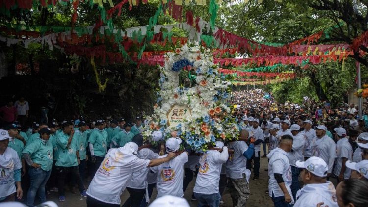 Procession in honor of Saint Dominic de Guzman held in Managua