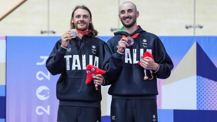  Lorenzo Bernard (a destra) con la sua guida Davide Plebani