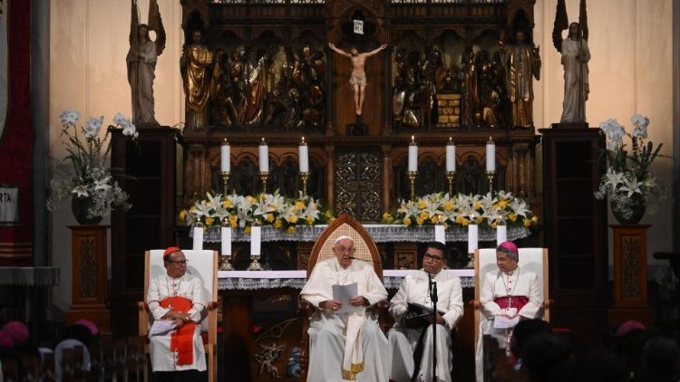 Pope invites Indonesian clergy to ‘bear witness to the resurrection'