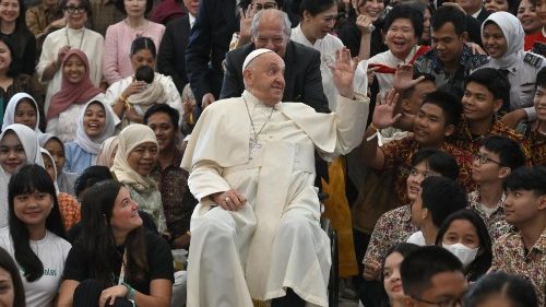 Papst in Jakarta: Ein Segen für alle Religionen