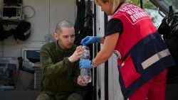 Ukraine and Russia conduct prisoner exchange with each side releasing 103 POWs